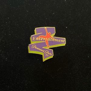 Paramount Parks Entertainment Pin 1997